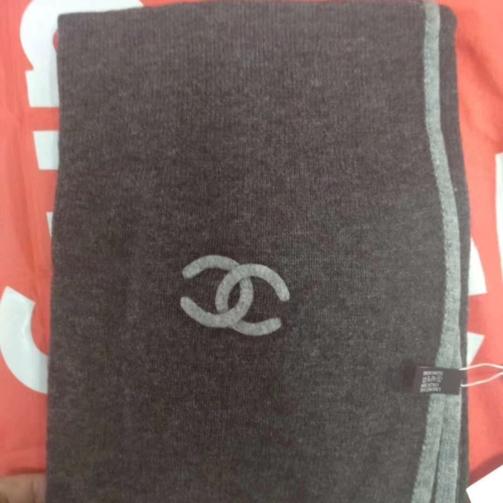 Chanel scarf 100% Cashmere dark gray color